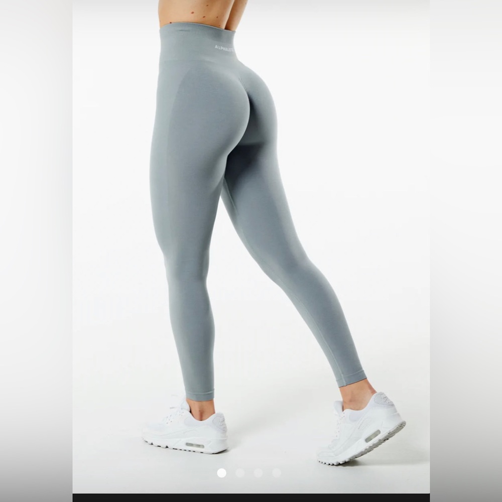 BRAND NEW w/ bag Alphalete Amplify leggings, utility grey, xs make me an offer!